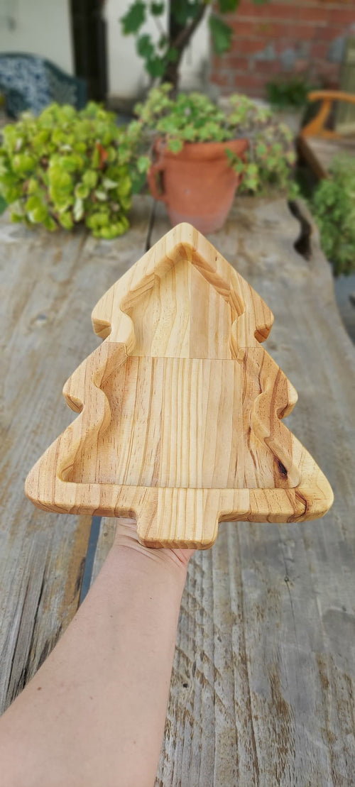 Bandeja de madera natural en forma de árbol