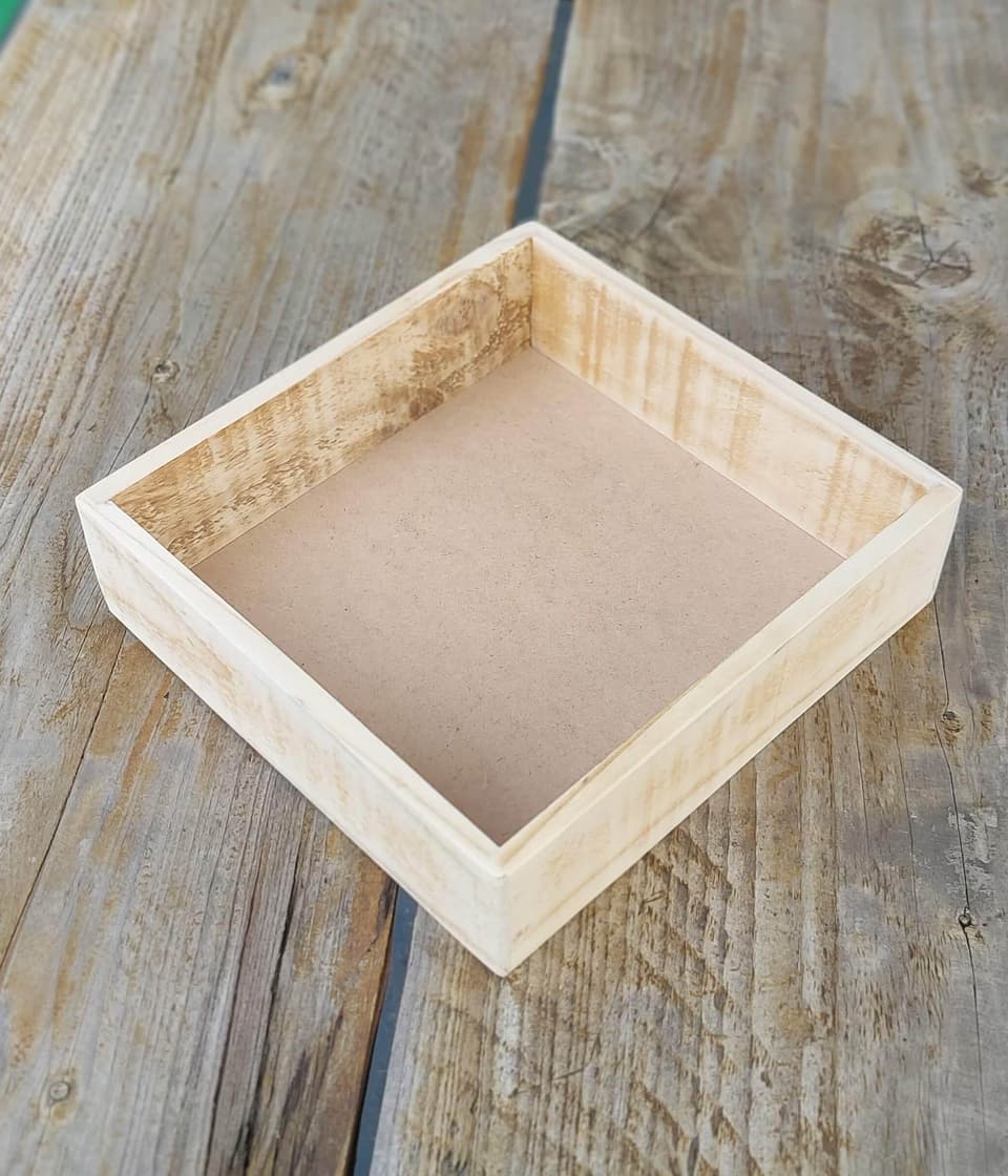 Caja de madera reciclada