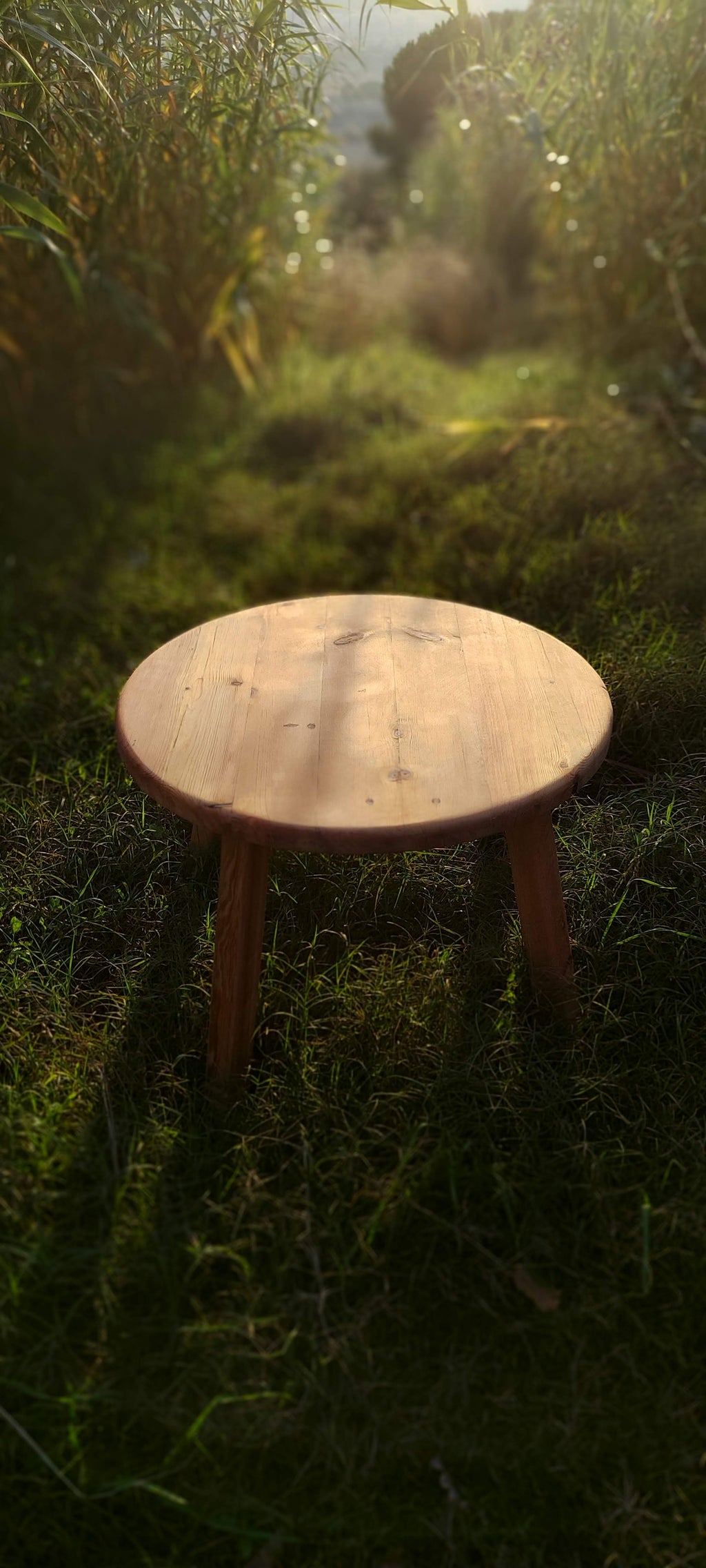 Mesita de centro de madera terminada