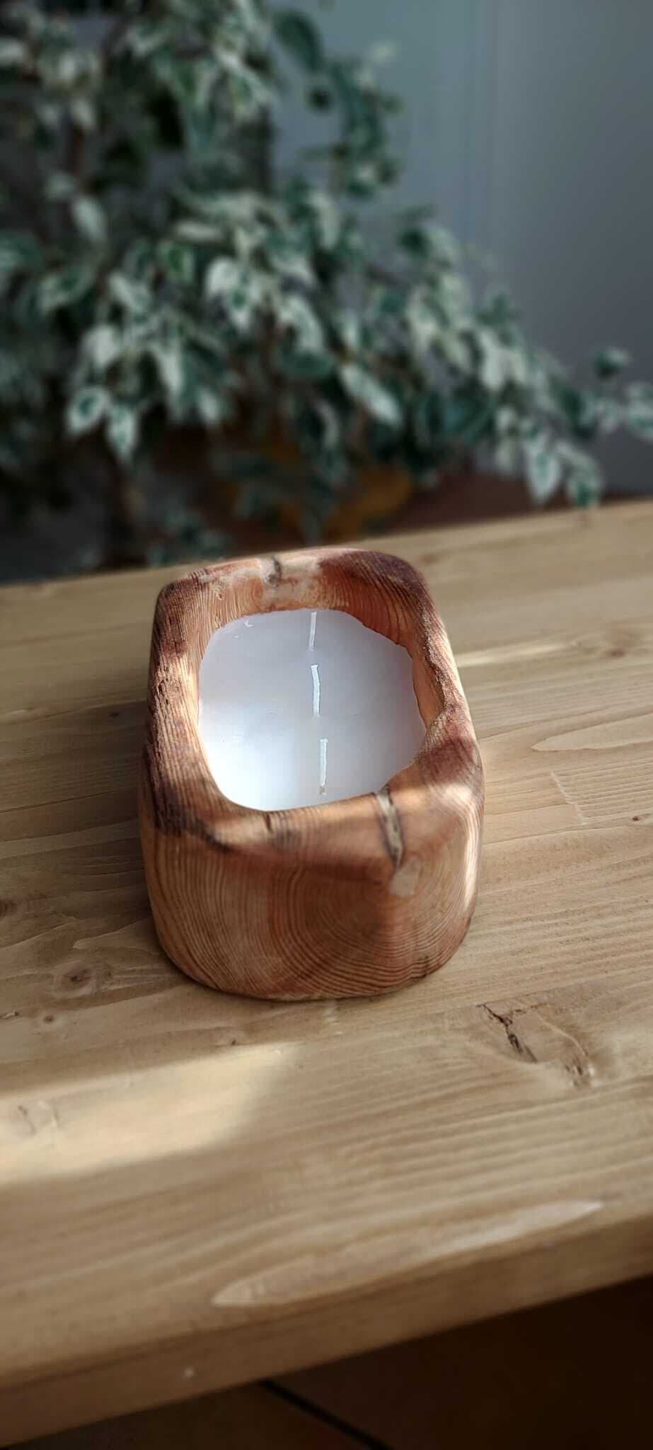 Vela de coco en madera reciclada, vista superior