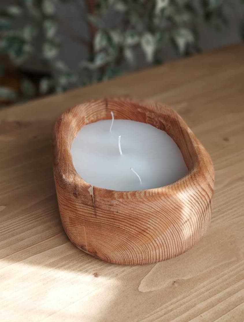 Vela de coco en madera reciclada, vista superior
